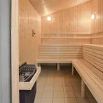 In With Sauna *