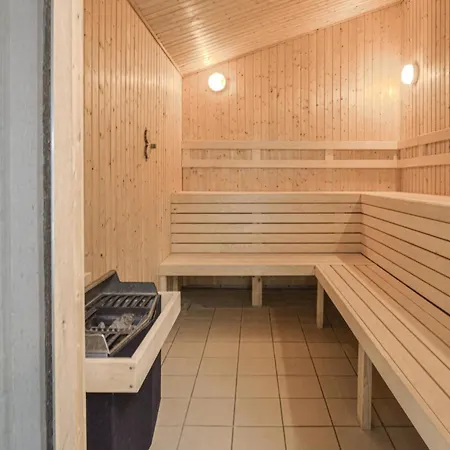 In With Sauna *